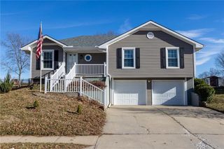 6813 T Gabbert Drive, Pleasant Valley, MO 64068
