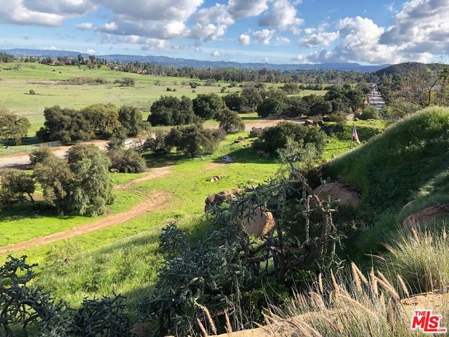 8808 CHATLAKE Drive, West Hills, CA 91304