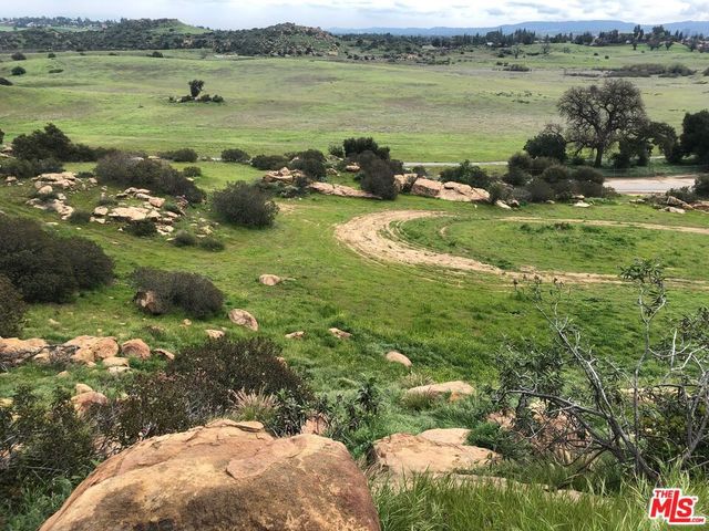 8808 CHATLAKE Drive, West Hills, CA 91304