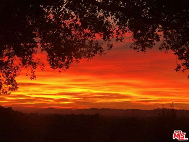 8808 CHATLAKE Drive, West Hills, CA 91304