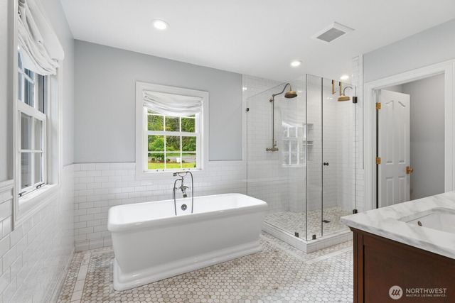 22615 NE 140th Way, Woodinville, WA 98077