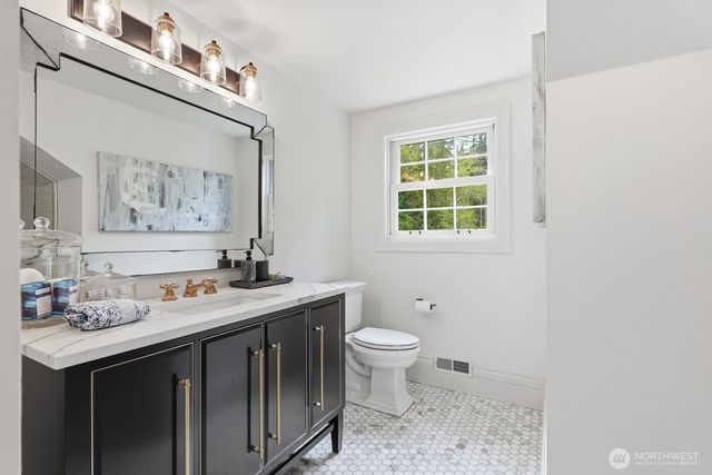 22615 NE 140th Way, Woodinville, WA 98077