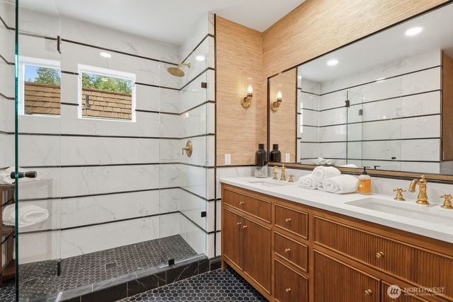 22615 NE 140th Way, Woodinville, WA 98077