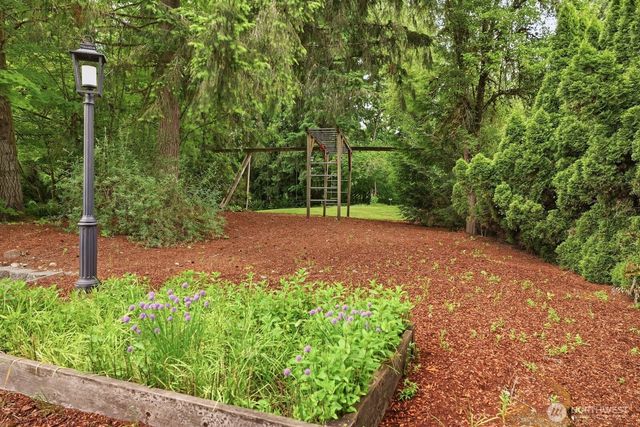 22615 NE 140th Way, Woodinville, WA 98077
