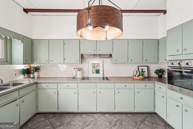 2226 Whites Mill Road, Decatur, GA 30032