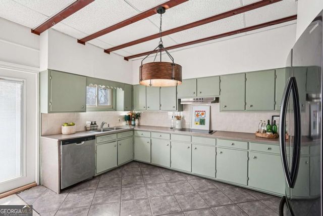 2226 Whites Mill Road, Decatur, GA 30032