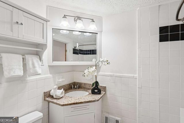 2226 Whites Mill Road, Decatur, GA 30032