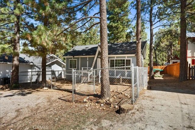 225 Sunset, Sugarloaf, CA 92386