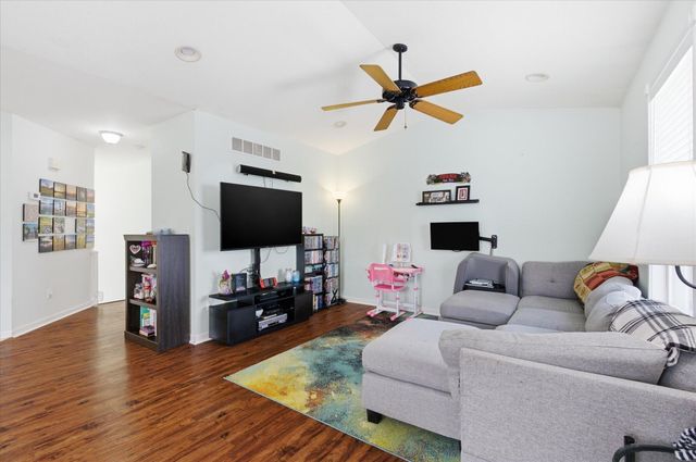 401 HAROLD CT, Columbia, MO 65202