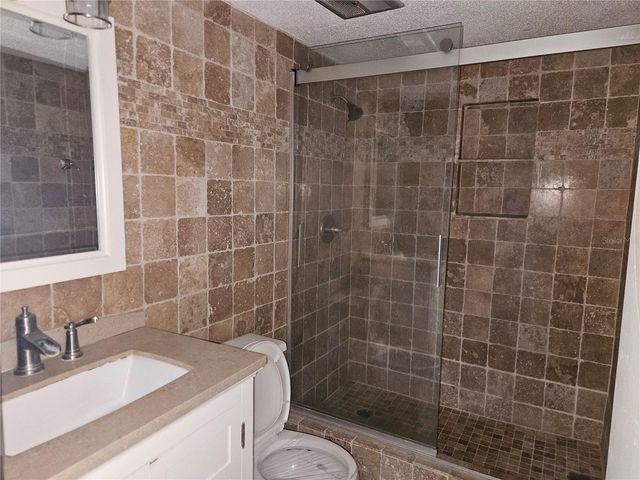 1655 S HIGHLAND AVENUE B215, Clearwater, FL 33756