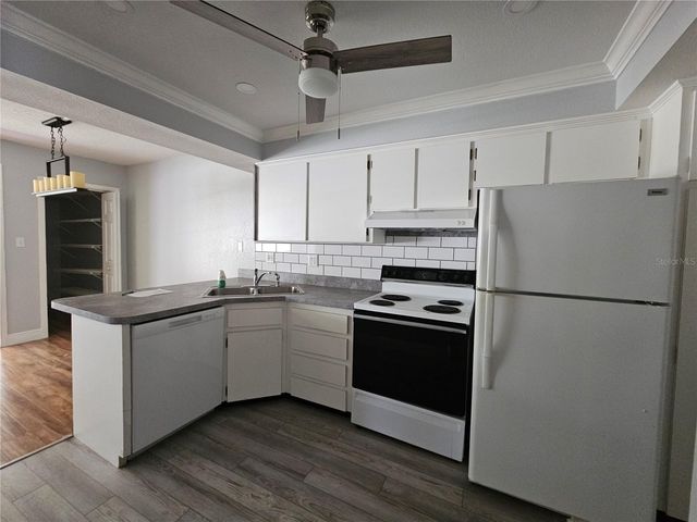 1655 S HIGHLAND AVENUE B215, Clearwater, FL 33756