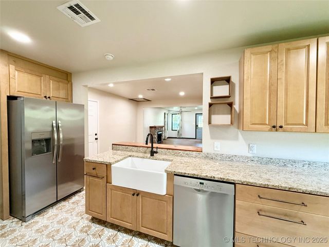 206 S 2nd Street, Eufaula, OK 74432