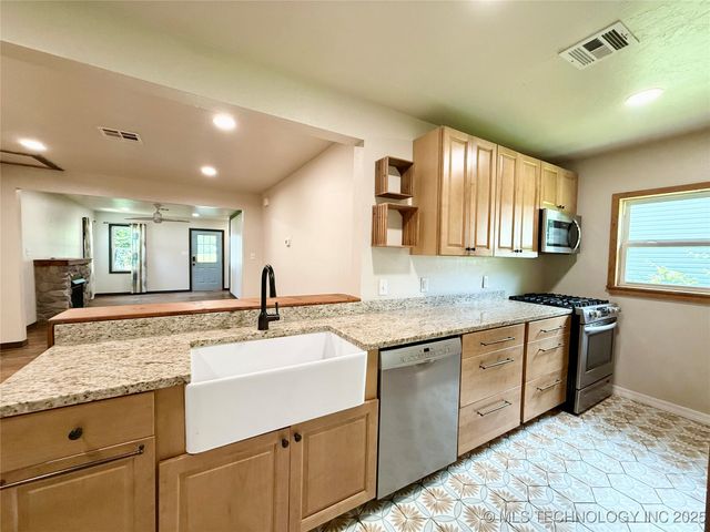 206 S 2nd Street, Eufaula, OK 74432