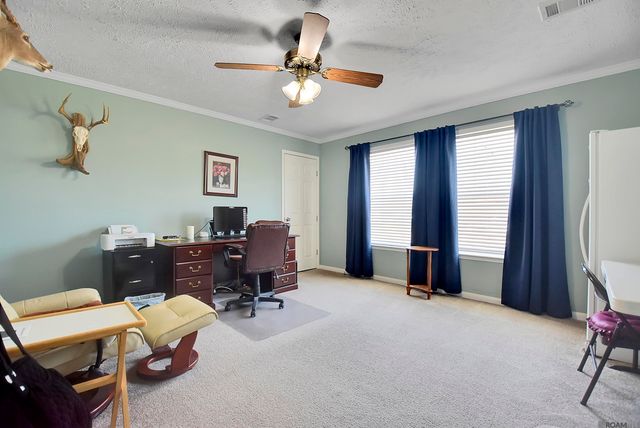 39065 Holly Hill Dr, Gonzales, LA 70737