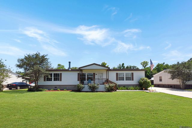 39065 Holly Hill Dr, Gonzales, LA 70737