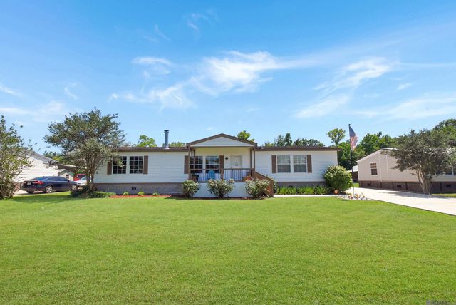 39065 Holly Hill Dr, Gonzales, LA 70737