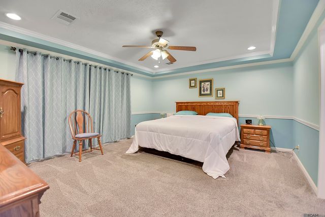 39065 Holly Hill Dr, Gonzales, LA 70737