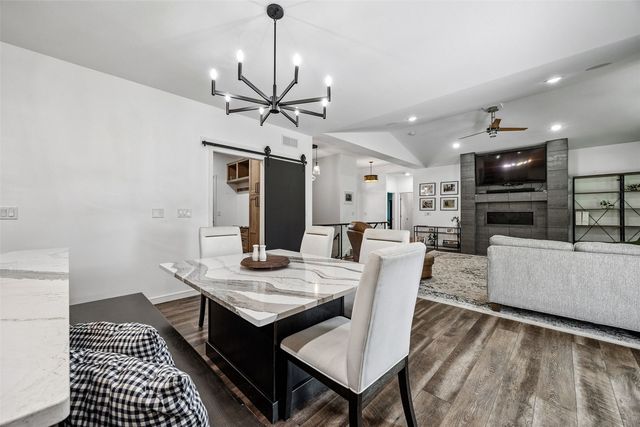 61 Quail Valley Court, Iowa City, IA 52246