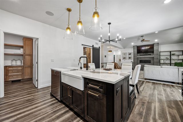 61 Quail Valley Court, Iowa City, IA 52246