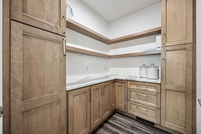 61 Quail Valley Court, Iowa City, IA 52246