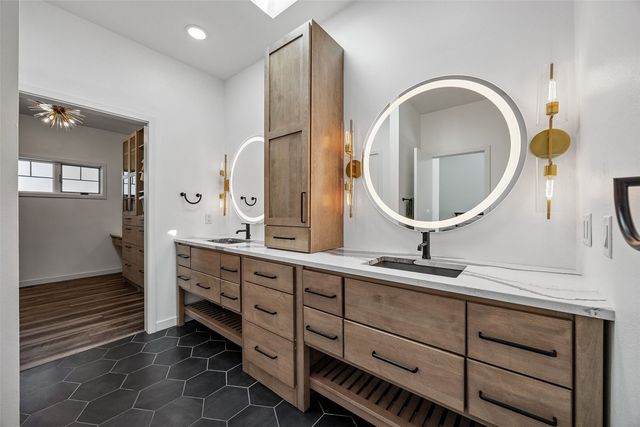 61 Quail Valley Court, Iowa City, IA 52246