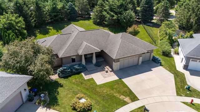 61 Quail Valley Court, Iowa City, IA 52246