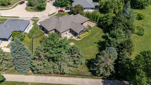 61 Quail Valley Court, Iowa City, IA 52246