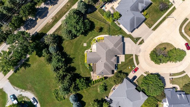 61 Quail Valley Court, Iowa City, IA 52246