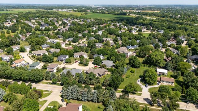 61 Quail Valley Court, Iowa City, IA 52246