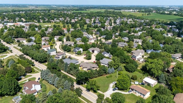 61 Quail Valley Court, Iowa City, IA 52246