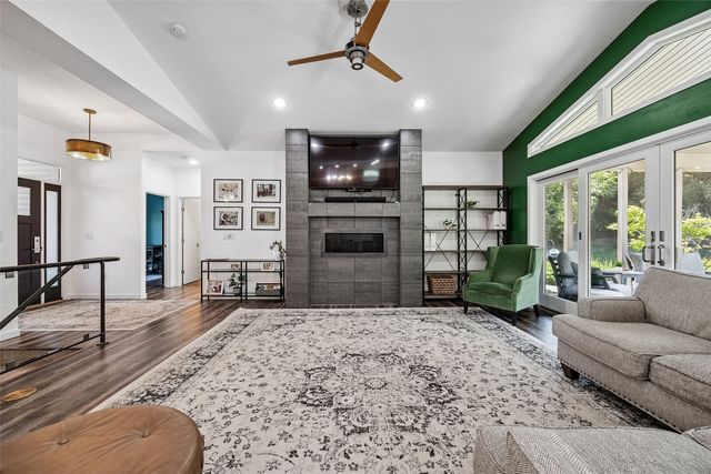 61 Quail Valley Court, Iowa City, IA 52246