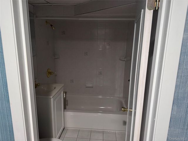 4 Franklin Street, Hicksville, NY 11801