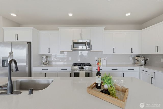 1391 Baker Heights Loop, Bremerton, WA 98312