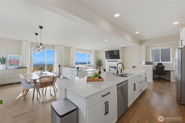 1391 Baker Heights Loop, Bremerton, WA 98312