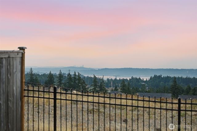 1391 Baker Heights Loop, Bremerton, WA 98312