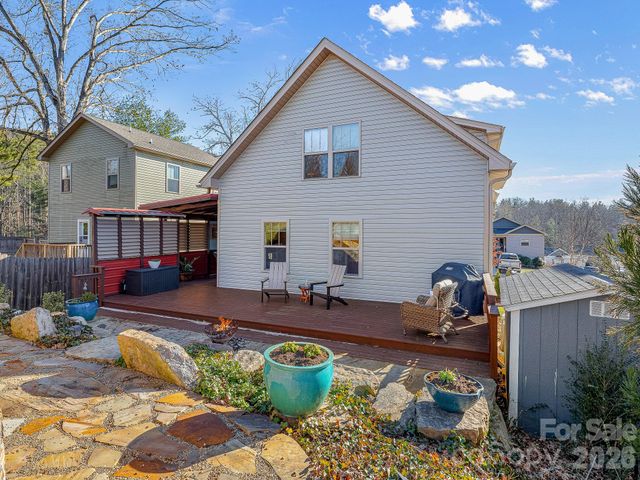 5 Yarrow Meadow Road, Weaverville, NC 28787