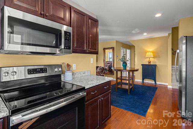 5 Yarrow Meadow Road, Weaverville, NC 28787