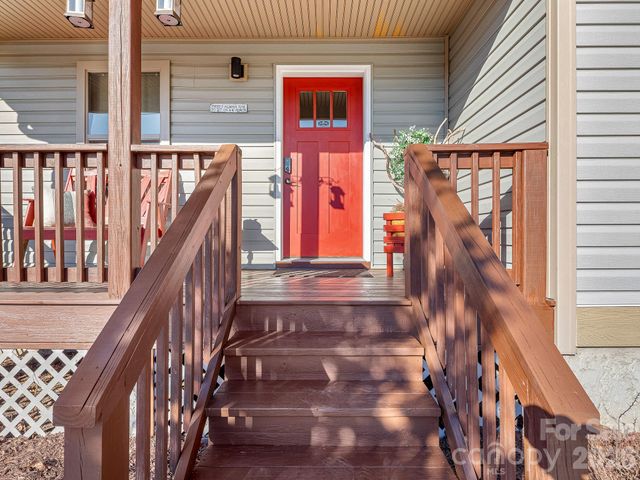 5 Yarrow Meadow Road, Weaverville, NC 28787