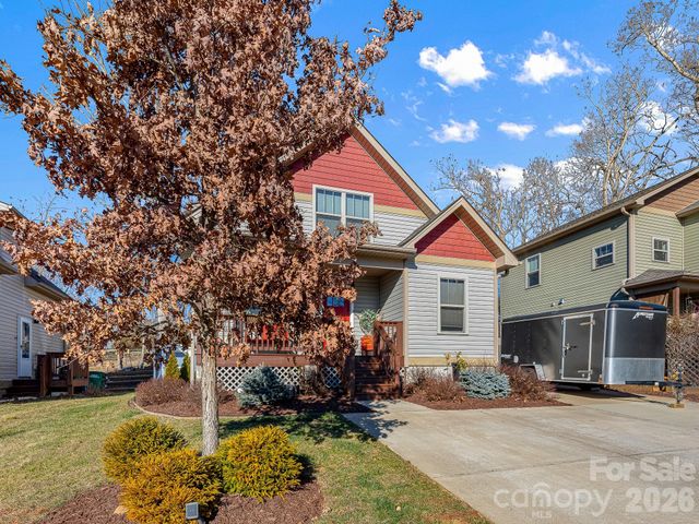 5 Yarrow Meadow Road, Weaverville, NC 28787