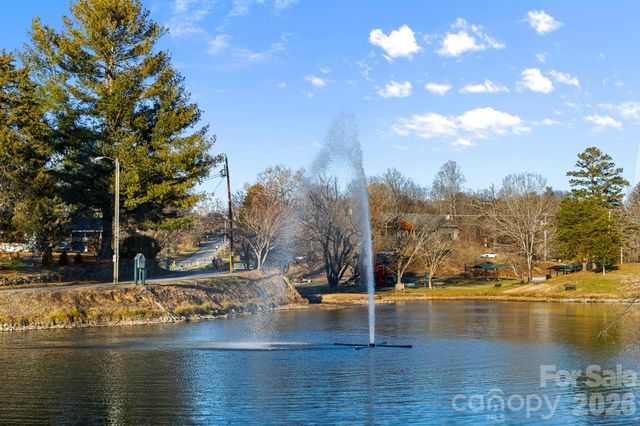 5 Yarrow Meadow Road, Weaverville, NC 28787