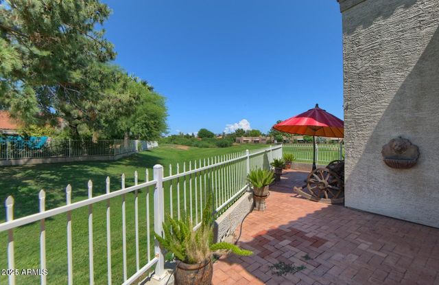 4020 E LAUREL Lane, Phoenix, AZ 85028