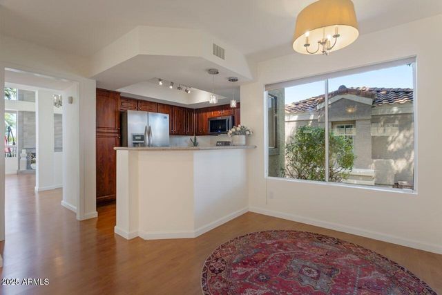 4020 E LAUREL Lane, Phoenix, AZ 85028