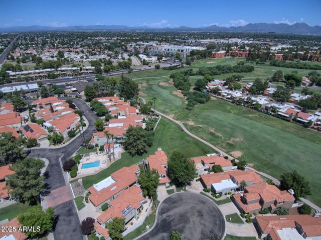 4020 E LAUREL Lane, Phoenix, AZ 85028