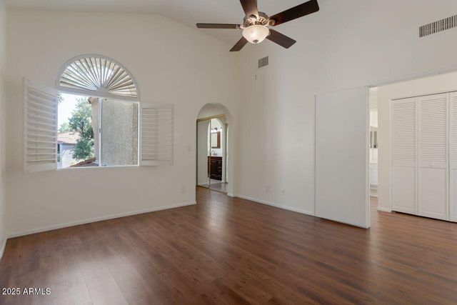 4020 E LAUREL Lane, Phoenix, AZ 85028