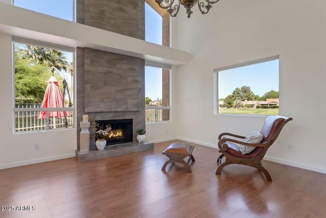 4020 E LAUREL Lane, Phoenix, AZ 85028