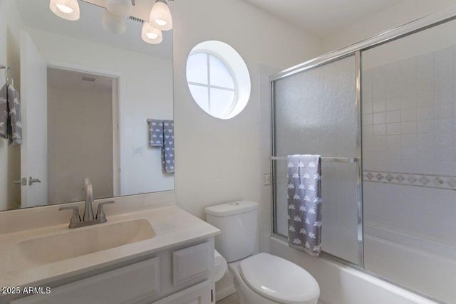 4020 E LAUREL Lane, Phoenix, AZ 85028