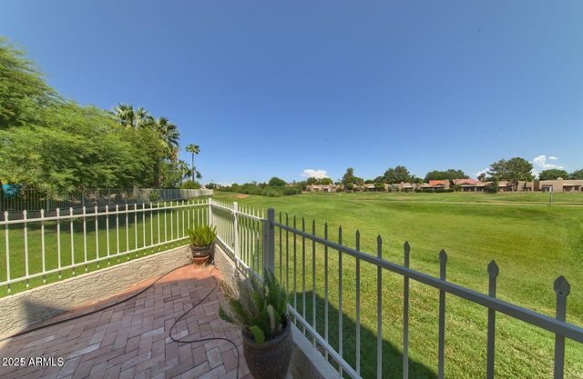4020 E LAUREL Lane, Phoenix, AZ 85028