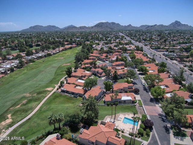 4020 E LAUREL Lane, Phoenix, AZ 85028