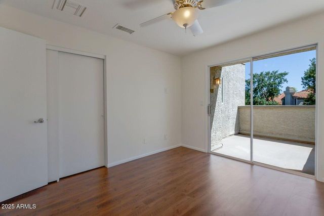 4020 E LAUREL Lane, Phoenix, AZ 85028