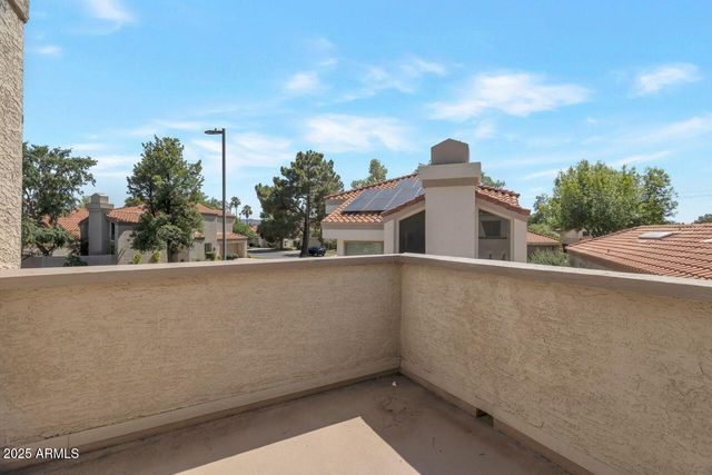 4020 E LAUREL Lane, Phoenix, AZ 85028